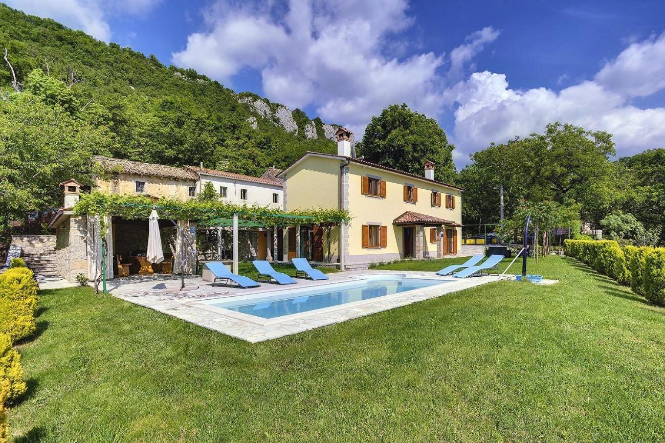 Villa Bella Lupoglav  Εξωτερικό φωτογραφία