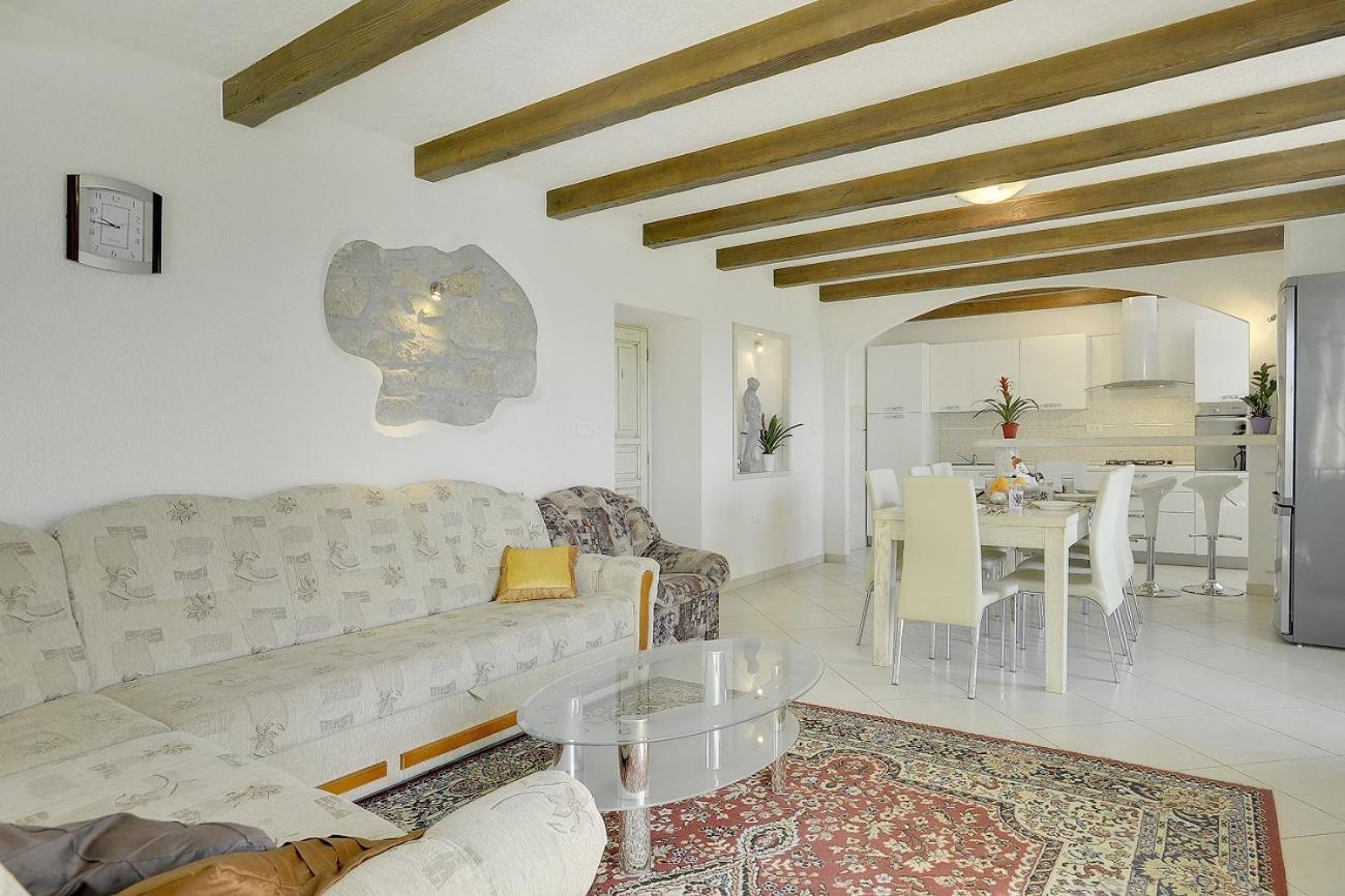 Villa Bella Lupoglav  Εξωτερικό φωτογραφία